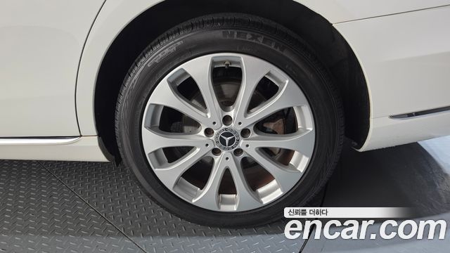 Mercedes-Benz E-Class (W213) E300 4MATIC Exclusive 2020 — фото 21