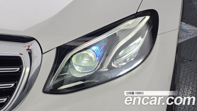 Mercedes-Benz E-Class (W213) E300 4MATIC Exclusive 2020 — фото 22