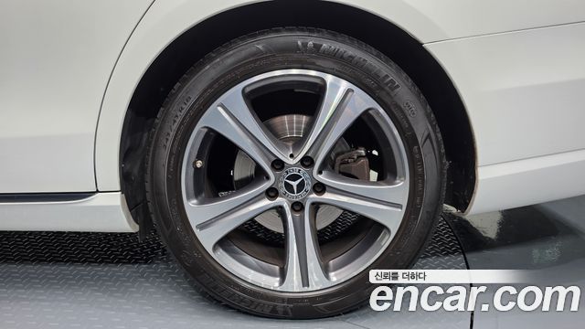 Mercedes-Benz E-Class (W213) E300 Avantgarde 2019 — фото 21