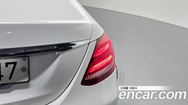 Mercedes-Benz E-Class (W213) E300 Avantgarde 2019 — фото 23