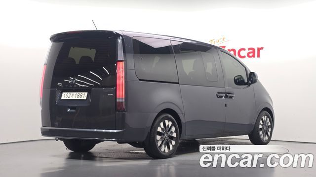 Hyundai Staria 4WD Lounge 9-Seater Inspiration 2022 — фото 2