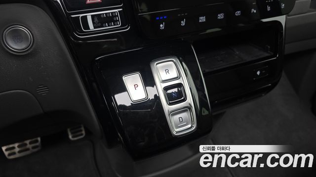 Hyundai Staria 4WD Lounge 9-Seater Inspiration 2022 — фото 9