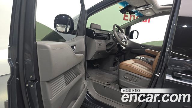Hyundai Staria 4WD Lounge 9-Seater Inspiration 2022 — фото 10