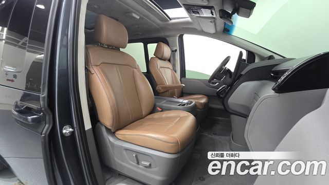 Hyundai Staria 4WD Lounge 9-Seater Inspiration 2022 — фото 13