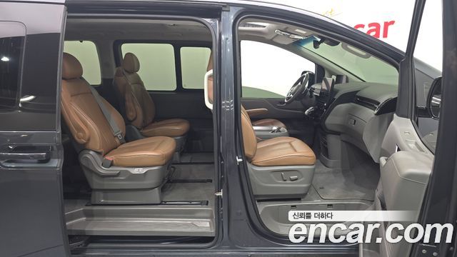Hyundai Staria 4WD Lounge 9-Seater Inspiration 2022 — фото 26