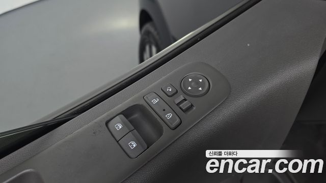 Hyundai Staria 4WD Lounge 9-Seater Inspiration 2022 — фото 35
