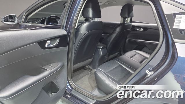 Kia K3 (II) 1.6 Prestige 2024 — фото 12