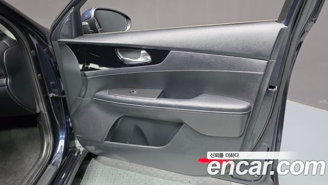 Kia K3 (II) 1.6 Prestige 2024 — фото 24