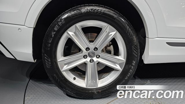 Audi Q8 (4M) 45 TDI Quattro Premium 2020 — фото 5