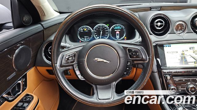 Jaguar XJ 3.0 SC AWD Portfolio LWB X351 2015 — фото 12