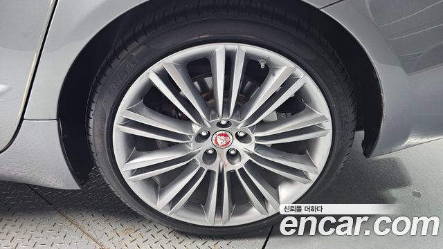 Jaguar XJ 3.0 SC AWD Portfolio LWB X351 2015 — фото 21