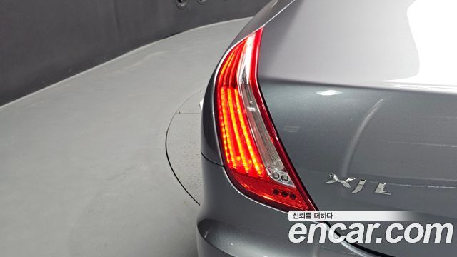 Jaguar XJ 3.0 SC AWD Portfolio LWB X351 2015 — фото 23