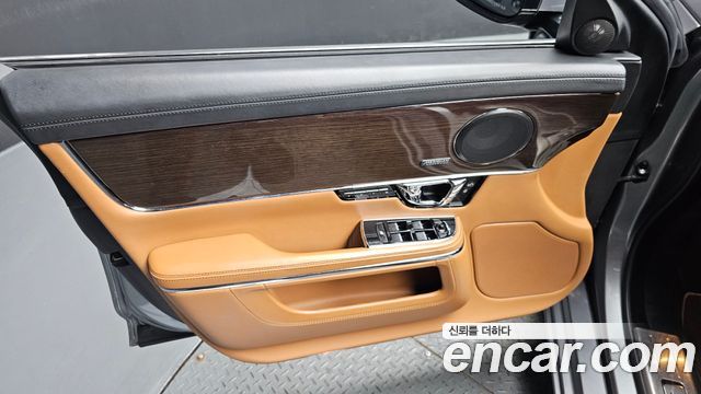 Jaguar XJ 3.0 SC AWD Portfolio LWB X351 2015 — фото 24