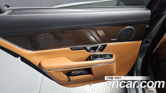 Jaguar XJ 3.0 SC AWD Portfolio LWB X351 2015 — фото 25