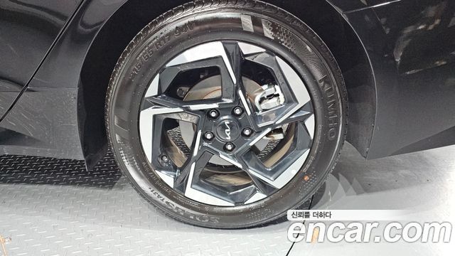 Kia K5 (III) 2.0 Noblesse 2025 — фото 21