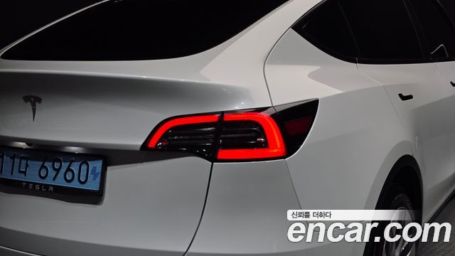 Tesla Model Y RWD 2023 — фото 23