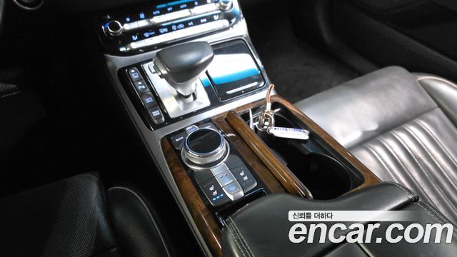 Genesis EQ900 5.0 GDI AWD Prestige 2018 — фото 9