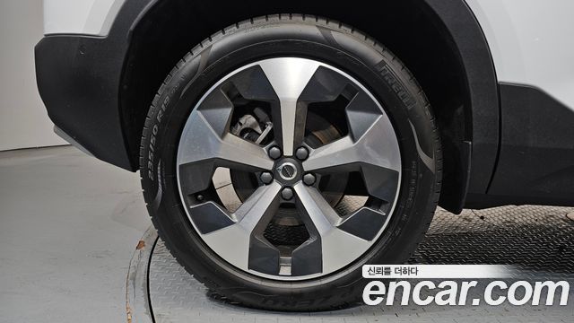 Volvo XC40 B4 Ultimate Bright 2023 — фото 21