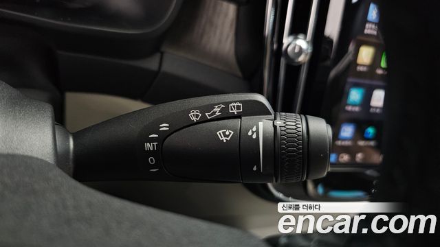Volvo XC40 B4 Ultimate Bright 2023 — фото 34