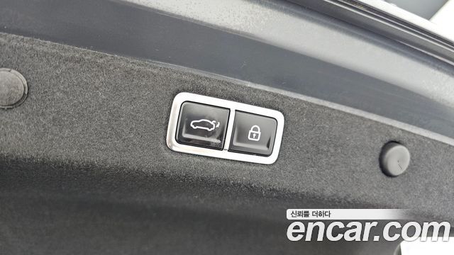 Hyundai Grandeur (GN7) 2,5 Gasoline 2WD Premium 2025 — фото 20