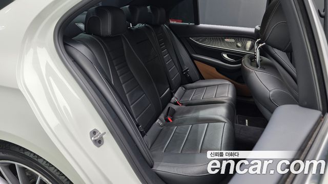 Mercedes-Benz E-Class (W213) E350 4MATIC AMG Line 2022 — фото 11
