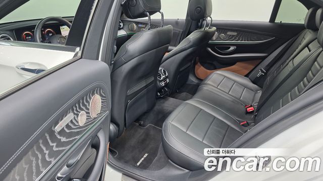 Mercedes-Benz E-Class (W213) E350 4MATIC AMG Line 2022 — фото 12