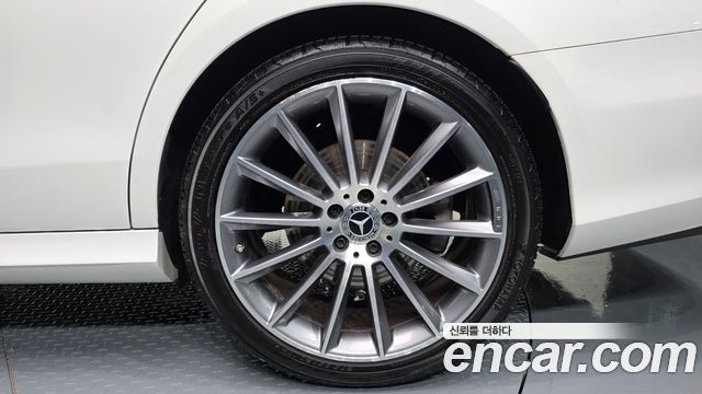 Mercedes-Benz E-Class (W213) E350 4MATIC AMG Line 2022 — фото 21