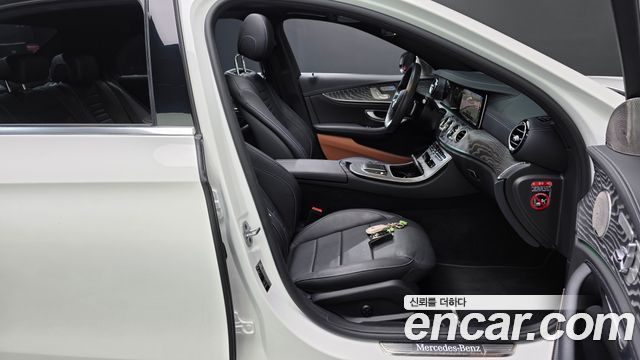 Mercedes-Benz E-Class (W213) E350 4MATIC AMG Line 2022 — фото 26