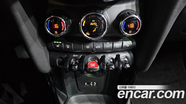 MINI Cooper Convertible Standard 3rd Generation 2018 — фото 16