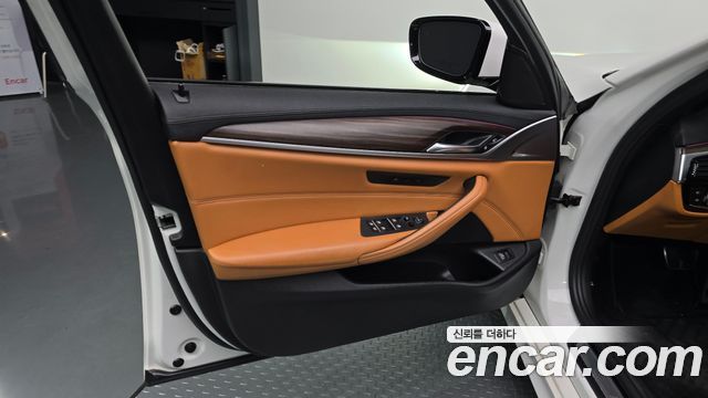 BMW 5 Series (G30) 520d M Sport Package Plus 2017 — фото 24