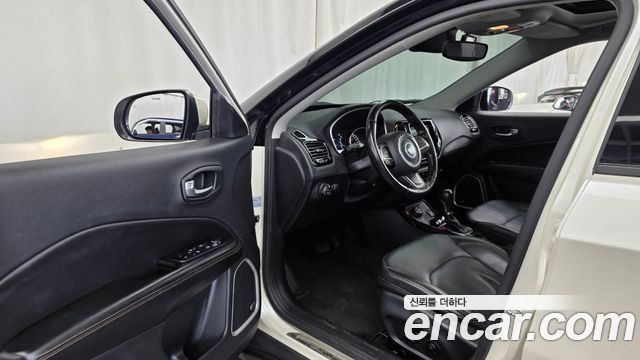 Jeep Compass (II) 2.4 Limitied AWD 2019 — фото 10