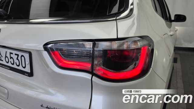 Jeep Compass (II) 2.4 Limitied AWD 2019 — фото 23