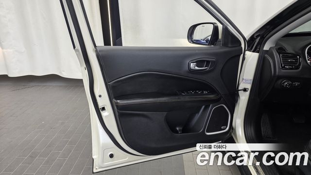 Jeep Compass (II) 2.4 Limitied AWD 2019 — фото 24