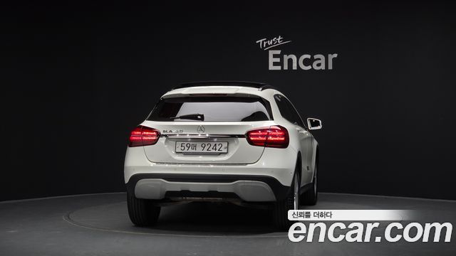 Mercedes-Benz GLA-Class (X156) GLA220 2018 — фото 4