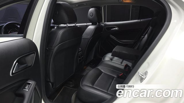 Mercedes-Benz GLA-Class (X156) GLA220 2018 — фото 11