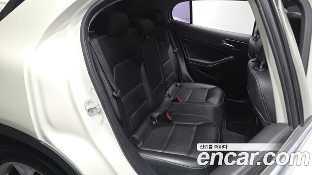 Mercedes-Benz GLA-Class (X156) GLA220 2018 — фото 12