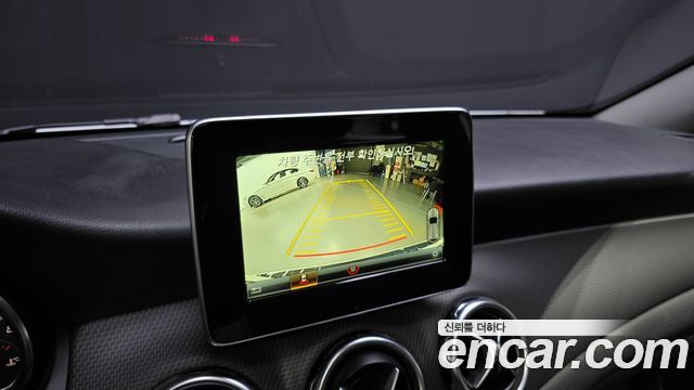 Mercedes-Benz GLA-Class (X156) GLA220 2018 — фото 16