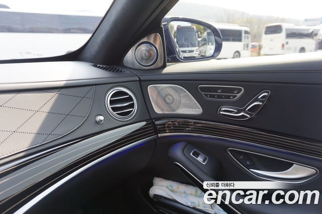 Mercedes-Benz S-Class (W222) Maybach S560 4MATIC 2018 — фото 21
