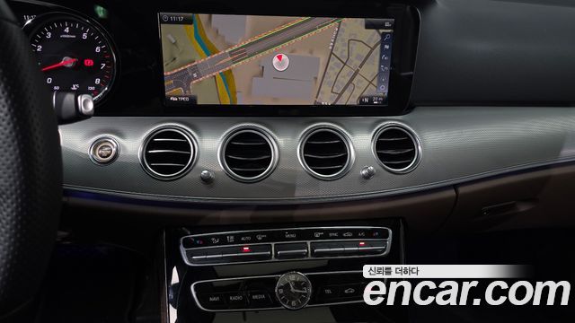 Mercedes-Benz E-Class (W213) E200 Avantgarde 2018 — фото 11