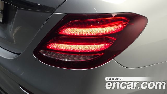 Mercedes-Benz E-Class (W213) E200 Avantgarde 2018 — фото 23