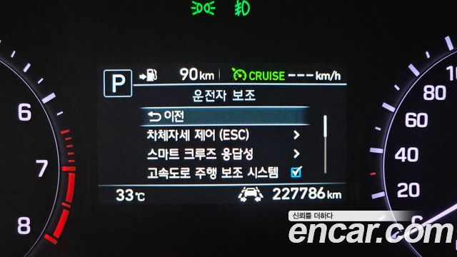 Genesis G80 3.3 GDI AWD Premium Luxury 2018 — фото 18