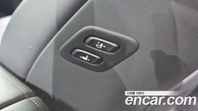 Genesis G80 3.3 GDI AWD Premium Luxury 2018 — фото 28