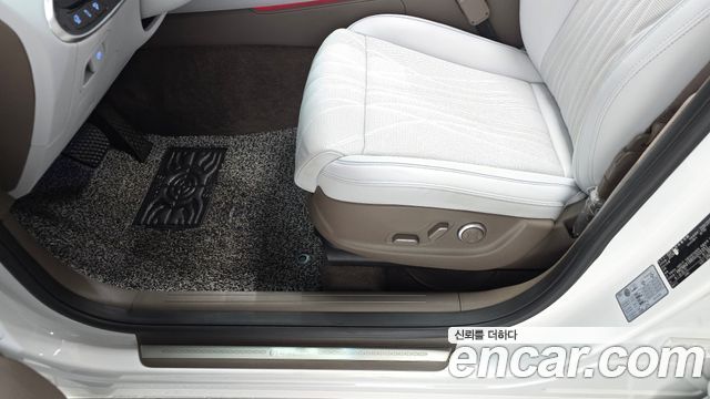 Genesis GV70 2.5T Gasoline 2WD 2025 — фото 36