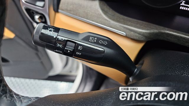 Kia Sorento (IV) Gasoline 2.5T 2WD Prestige 2023 — фото 18