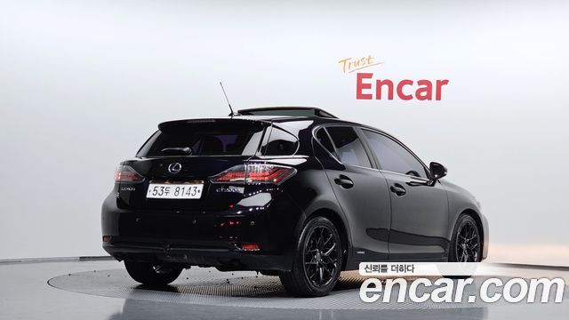 Lexus CT200h 1.8 Compact Luxury ZWA10 2012 — фото 2