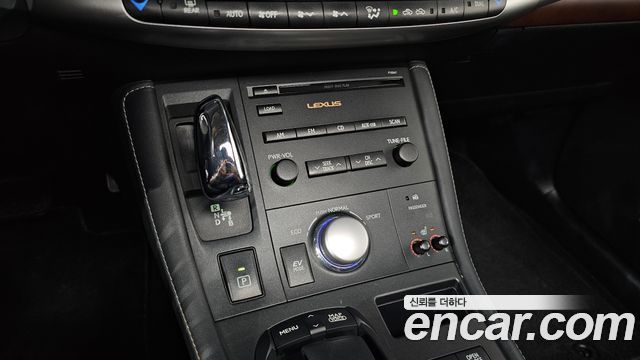 Lexus CT200h 1.8 Compact Luxury ZWA10 2012 — фото 9