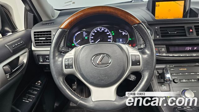 Lexus CT200h 1.8 Compact Luxury ZWA10 2012 — фото 13