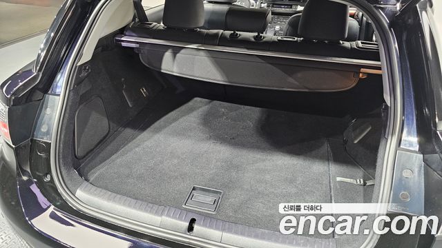 Lexus CT200h 1.8 Compact Luxury ZWA10 2012 — фото 20