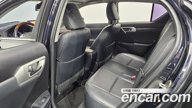 Lexus CT200h 1.8 Compact Luxury ZWA10 2012 — фото 26