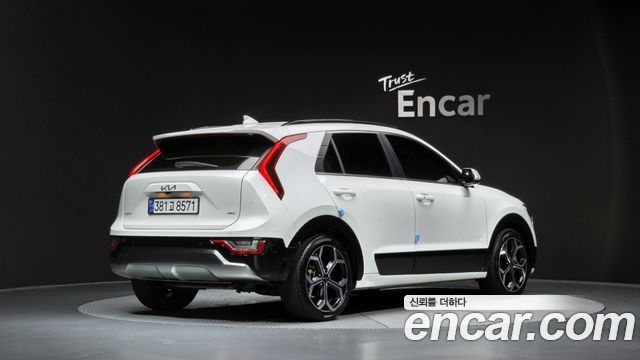 Kia Niro Signature 2022 — фото 2